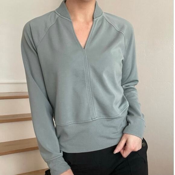 Athleta Eastbound Minimalist Gray/Green Pullover Ribbed Collar Sweatshirt XL - Picture 1 of 12